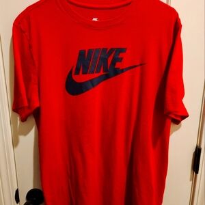 Mens Large Red Nike Tee Shirt
